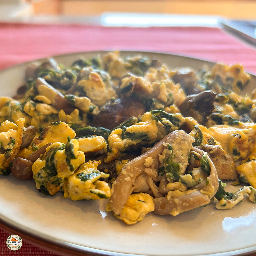 Breakfast Low carb eggs mushrooms 8 low carb scrambled eggs with frozen mushrooms and spinach