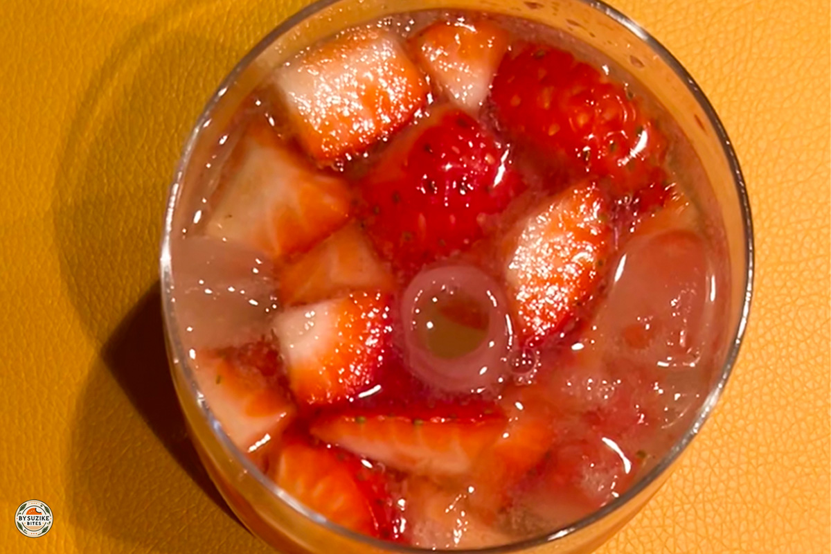 low carb strawberry rum fizz